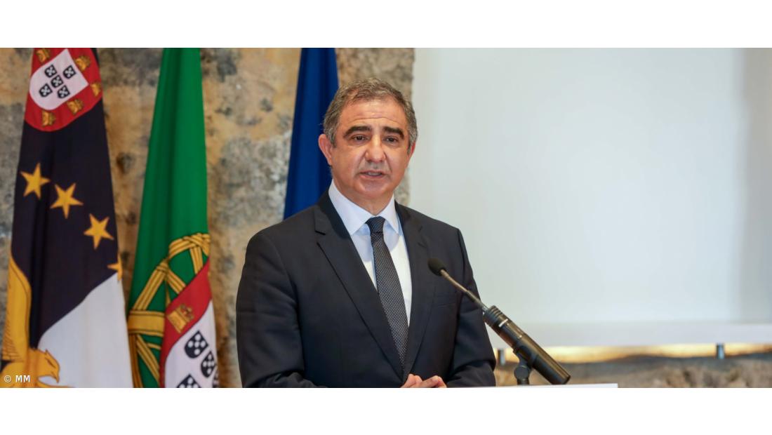Governo dos Açores reduz orgânica e poupa dois milhões de euros