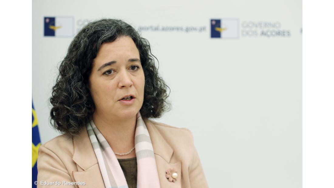 932 alunos açorianos fazem hoje exame nacional de Português 