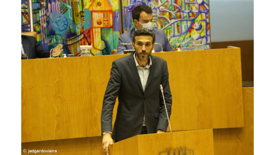 BE diz que presidente do Governo escreveu "página negra" da história