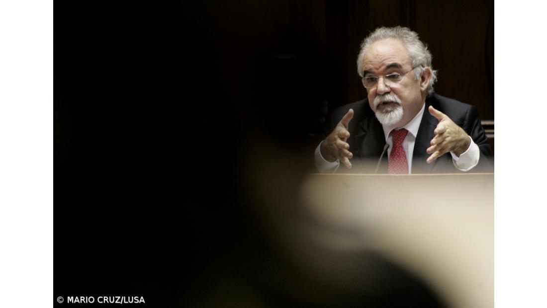 Governo cria período de transição para prestação de serviços