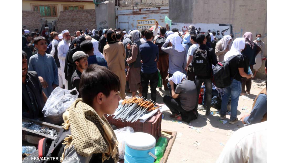 Três anos depois, talibãs criaram maior crise de direitos das mulheres no mundo