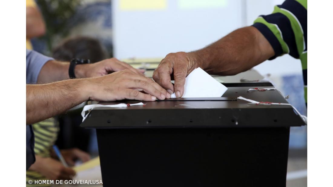 Taxa de participação atinge os 26,41% até ao meio-dia