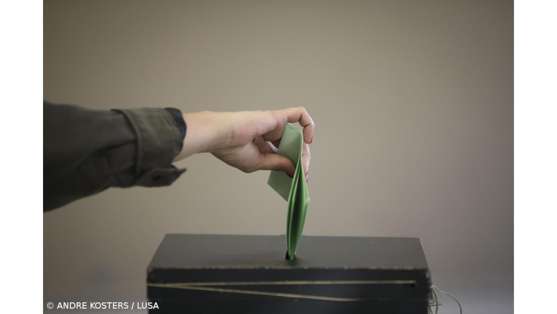 Abertas assembleias de voto para quinta escrutínio em menos de quatro anos