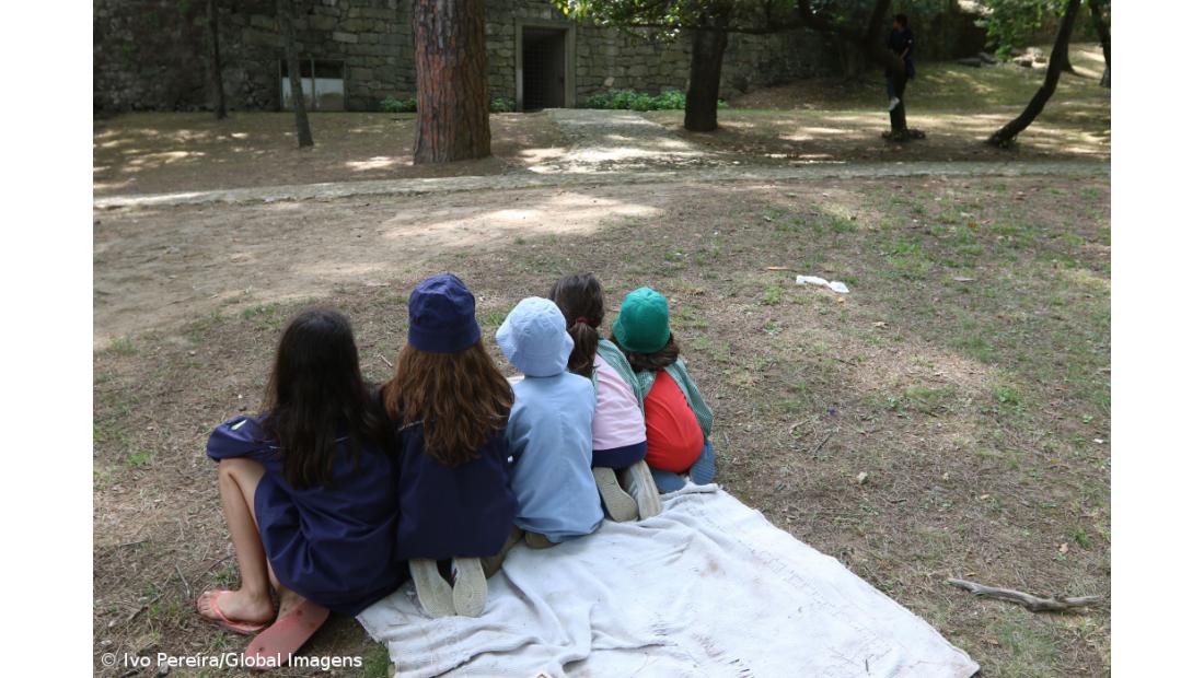 Aumentam os pais com subsídio para acompanhar filhos na escola