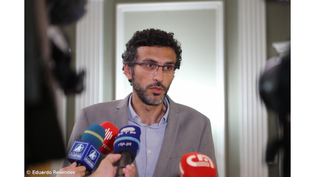 BE/Açores diz que Governo Regional não responde sobre "falsos" recibos verdes