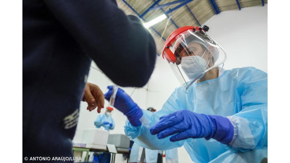 Açores com 2063 novos casos positivos e um óbito na última semana