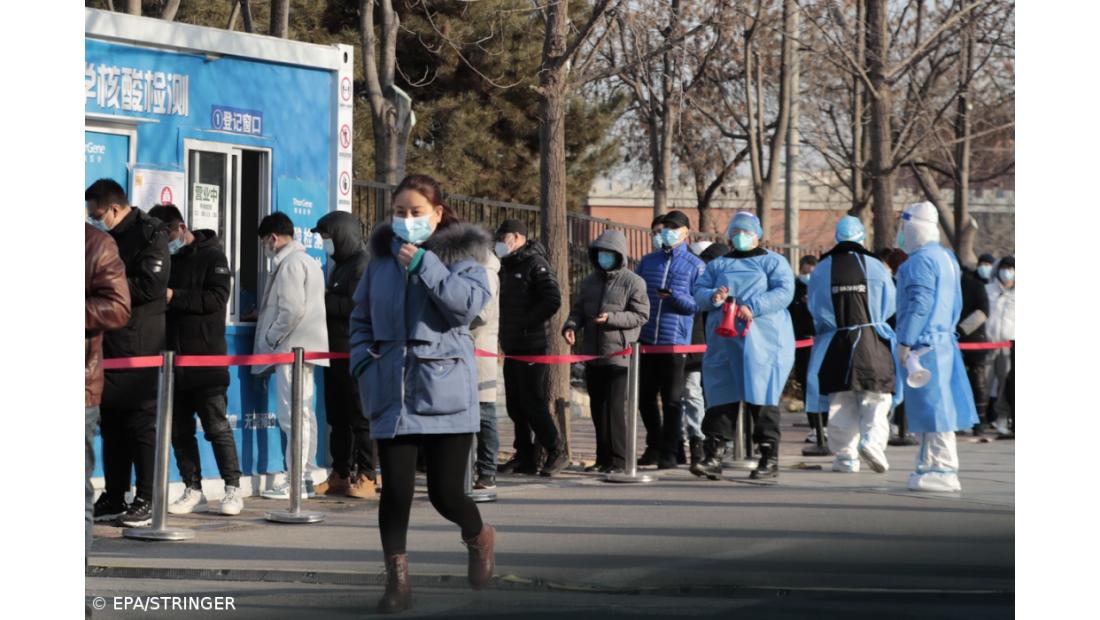 Pequim encerra parques e impõe novas restrições para travar surto