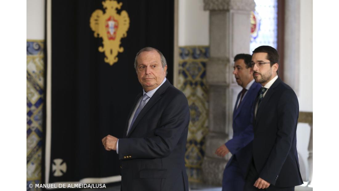 Carlos César acusa Montenegro de desorientação