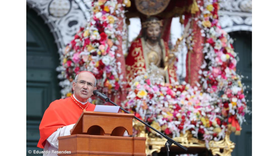 Fé e emoção no regresso do Santo Cristo às ruas de Ponta Delgada – Imagem 1
