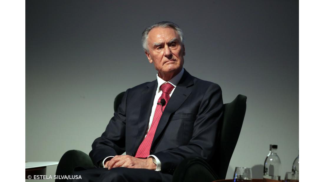 Cavaco destaca o poder local e a integração europeia como marcas do 25 de Abril