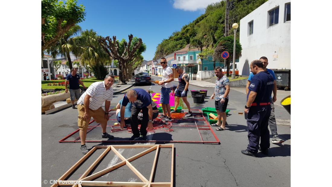 Centenas foram à Povoação ver as Festas do Corpo de Deus – Imagem 5