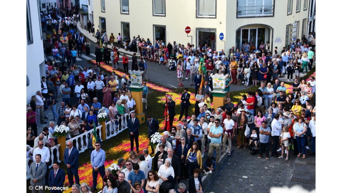 Centenas foram à Povoação ver as Festas do Corpo de Deus – Imagem 7