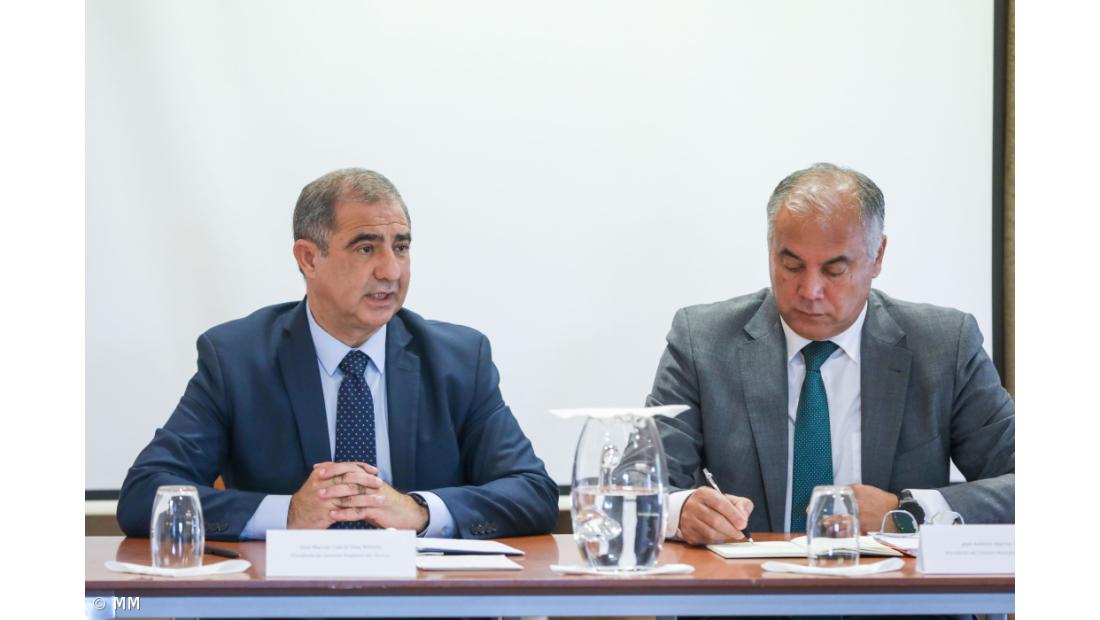 Governo dos Açores assina cedência dos estaleiros da Madalena à Tecnovia