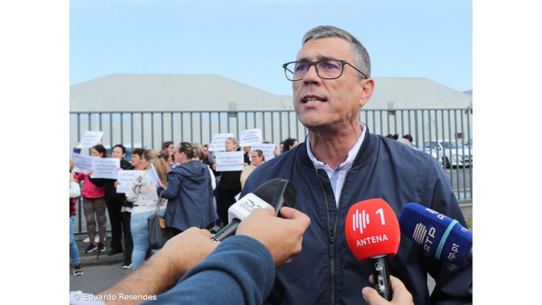 Trabalhadoras da Cofaco em greve às horas extraordinárias