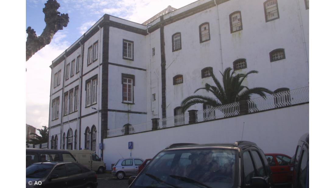 Tribunal determina abertura de novo concurso para projeto da prisão de Ponta Delgada
