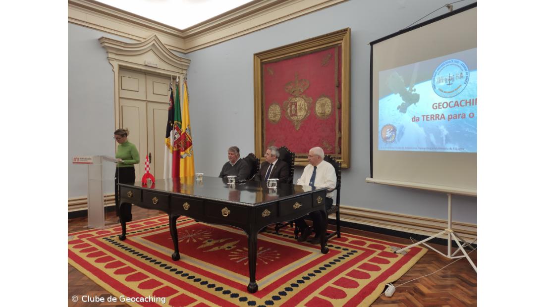 O Cientista regressa à escola