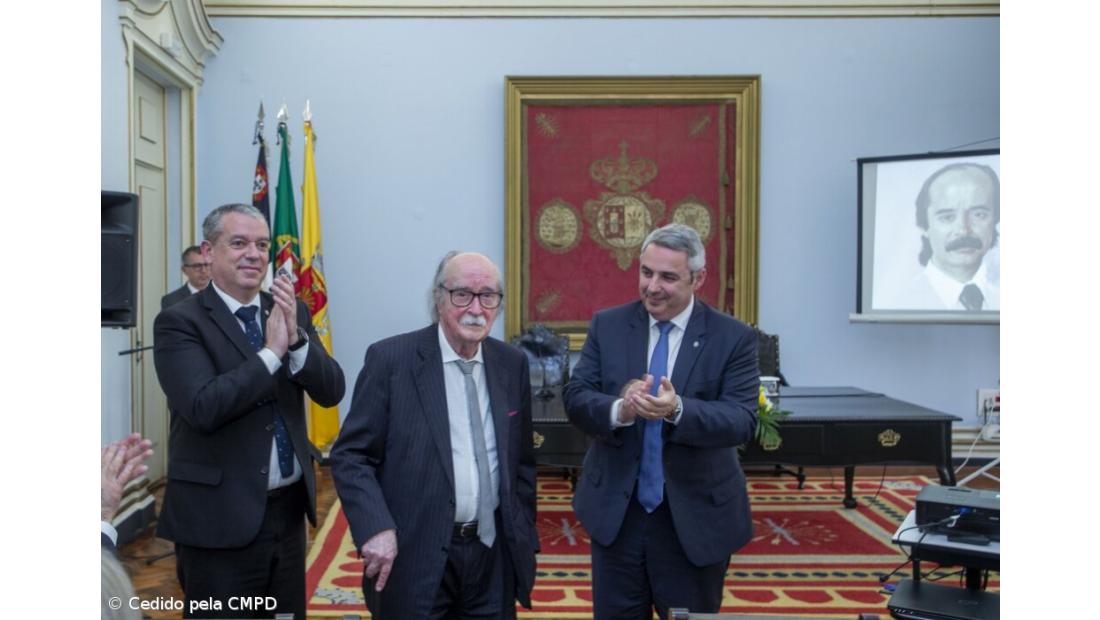 Homenagem ao Poeta Eduíno de Jesus na Câmara Municipal de Ponta Delgada  Um contributo dos alunos da ESAQ – Imagem 1