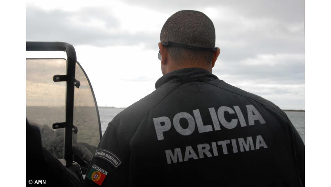 Barco de pesca afunda-se nos Açores, mas os tripulantes foram socorridos