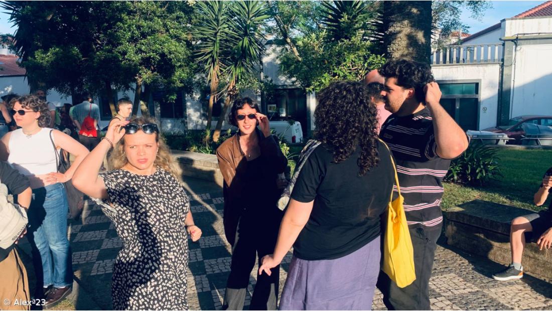 Performance “Conversas d’Armário” inaugurou as comemorações do Orgulho. O Quiosque Ala desenhou um espaço de reflexão muito inspirador. – Imagem 6