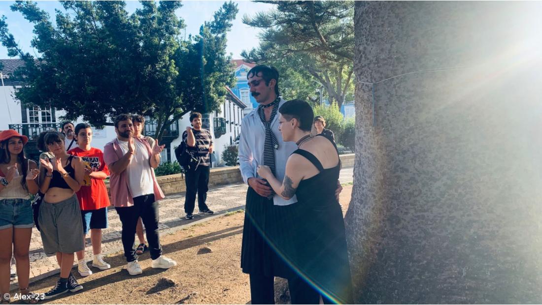 Performance “Conversas d’Armário” inaugurou as comemorações do Orgulho. O Quiosque Ala desenhou um espaço de reflexão muito inspirador. – Imagem 14