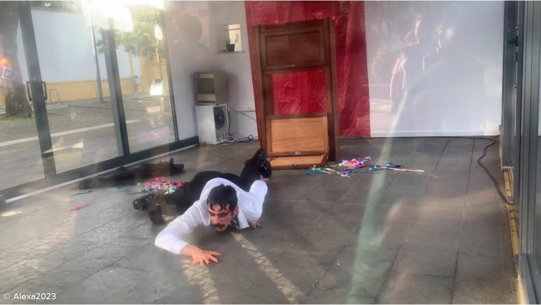 Performance “Conversas d’Armário” inaugurou as comemorações do Orgulho. O Quiosque Ala desenhou um espaço de reflexão muito inspirador. – Imagem 15