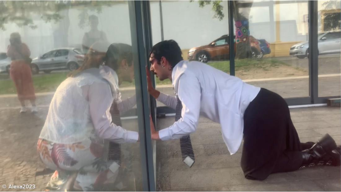 Performance “Conversas d’Armário” inaugurou as comemorações do Orgulho. O Quiosque Ala desenhou um espaço de reflexão muito inspirador. – Imagem 17