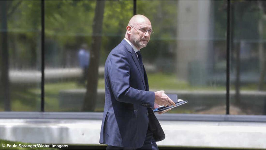 “Cada um tem o seu tempo e este tempo não me pertence” 