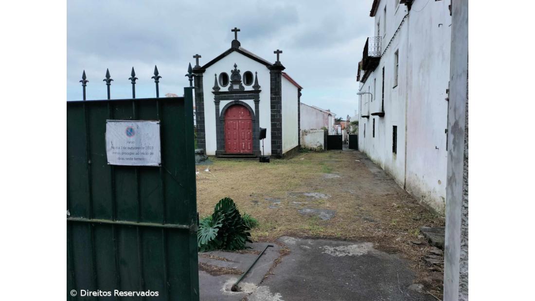 Moradores do beco do Jardim António Borges desesperam por solução