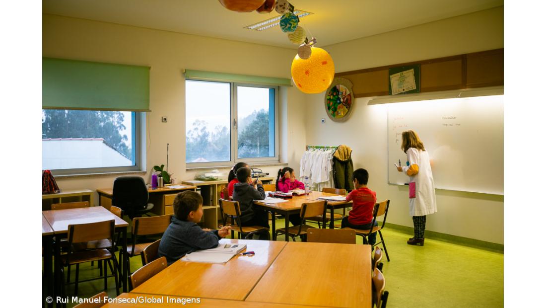 Governo dos Açores rejeita críticas socialistas e destaca "avanços" na Educação