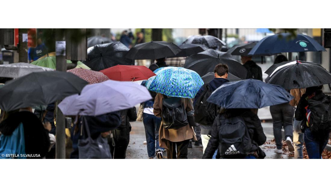 Ilhas das Flores e Corvo com aviso amarelo por previsões de chuva forte