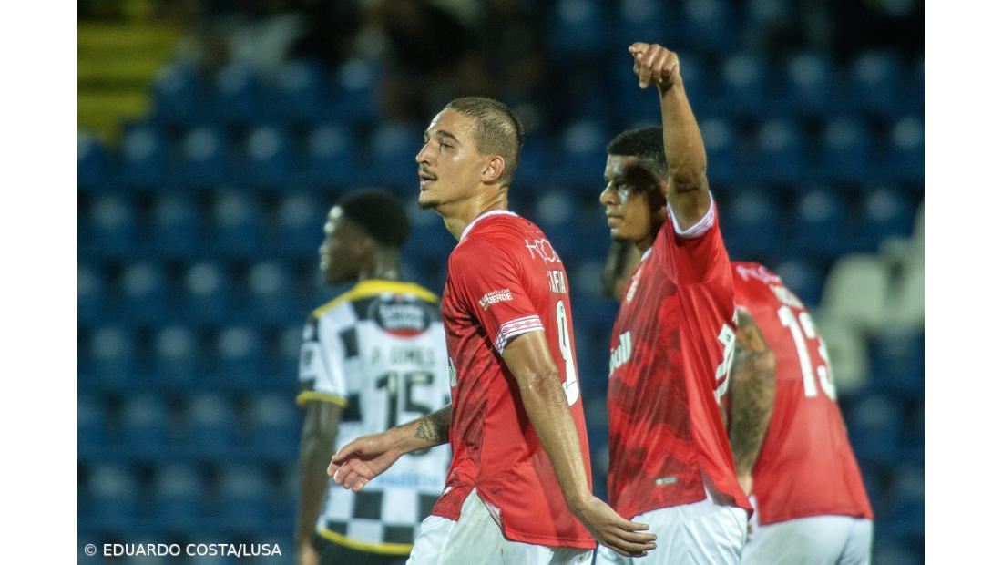 Golo de Vinícius garante vitória do Santa Clara sobre Boavista