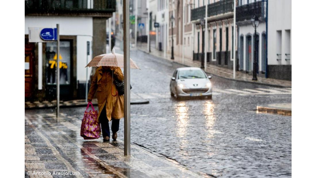 Sete ilhas dos Açores sob aviso amarelo devido a chuva forte