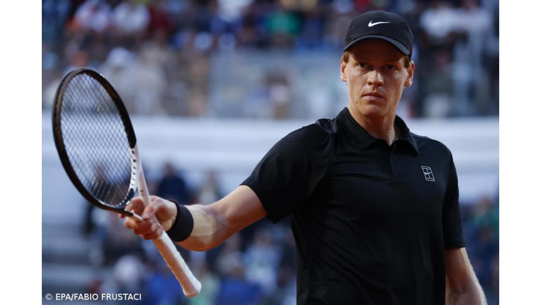 Jannik Sinner vence Carlos Alcaraz e renova título nas ATP Finals de ténis