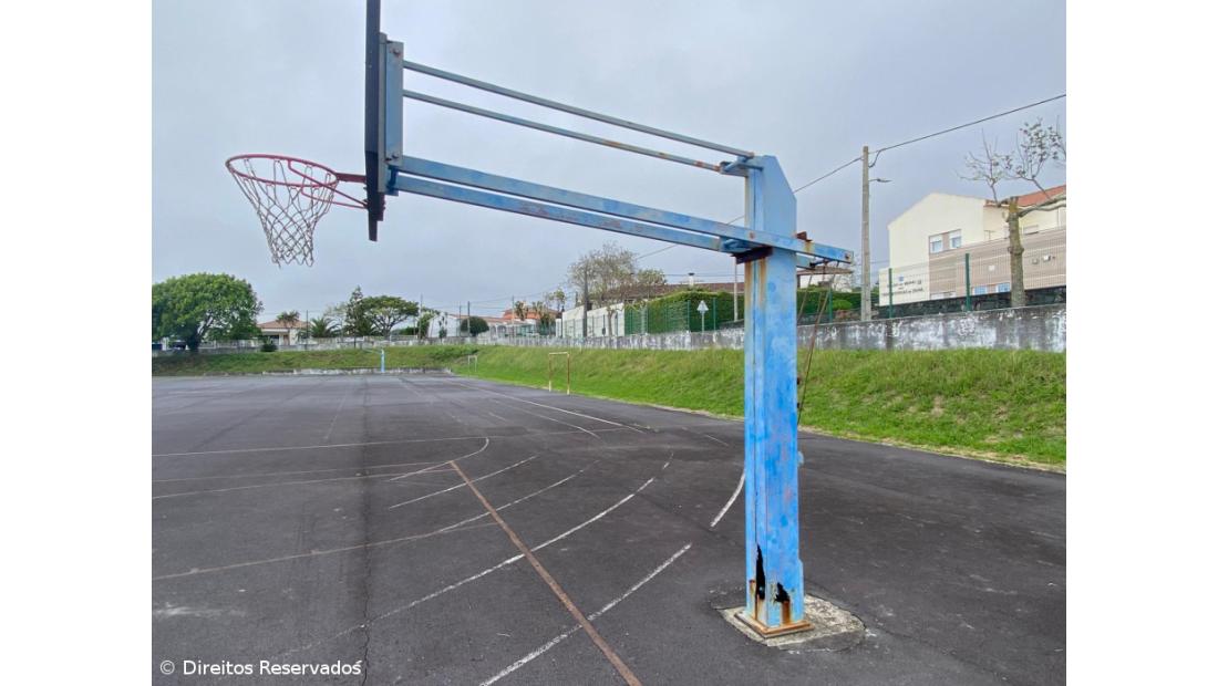 Governo garante que equipamentos desportivos são verificados pelas escolas