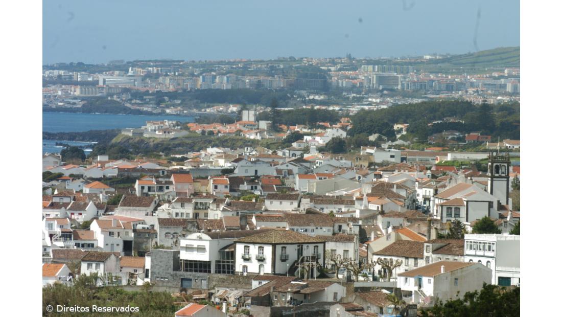 Câmara desiste de postais para poder oferecer prendas