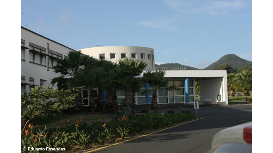 Açorianos em reunião de jovens cientistas