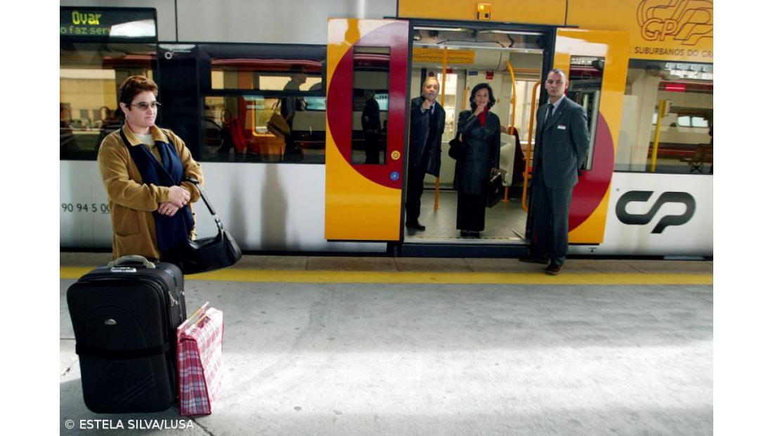 Governo e CP afirmam como soluções manutenção e alugueres debaixo de críticas crescentes