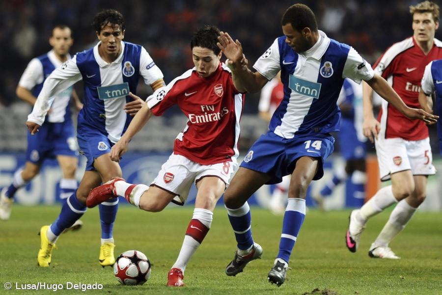 Dois golos "caricatos" dão vantagem ao FC Porto sobre o Arsenal – Imagem 1