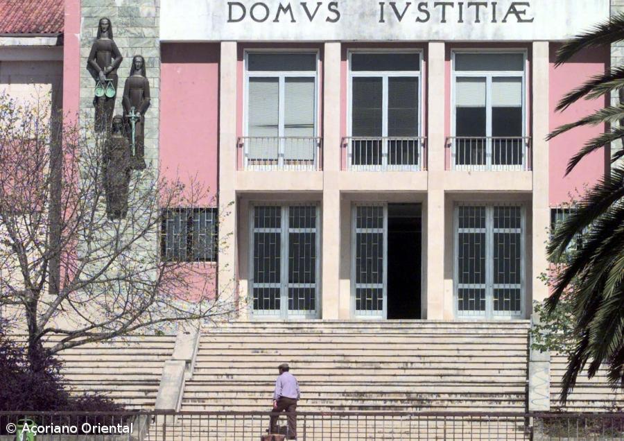 Extinção de quase 50 tribunais mantém-se – Imagem 1