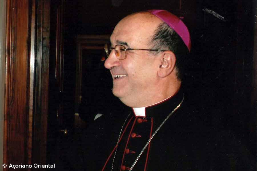 Bispo emérito de Angra vai ser sepultado na ilha de Santa Maria – Imagem 1