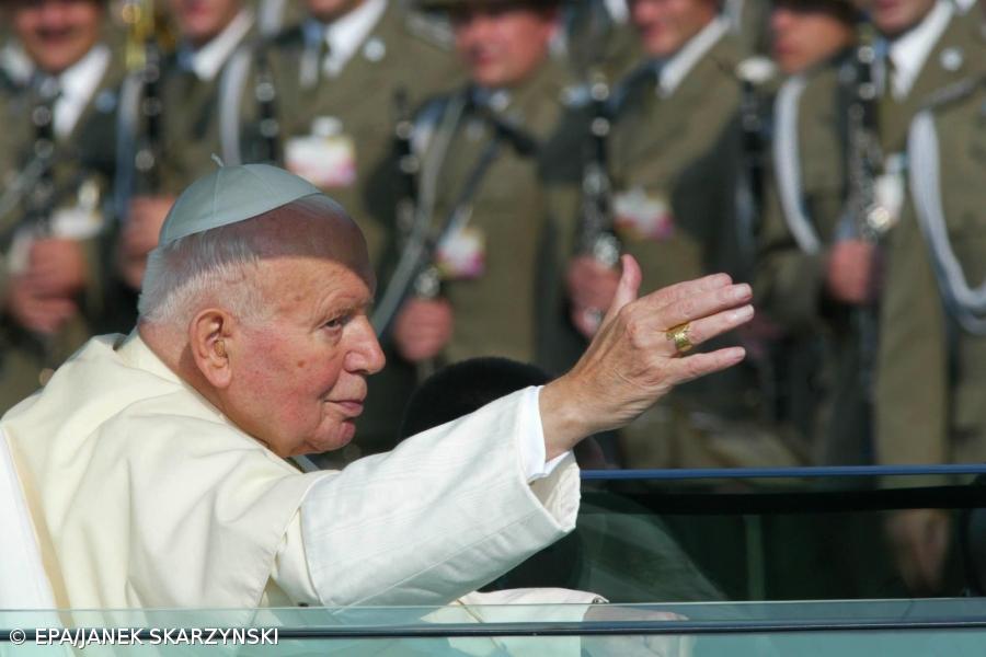 Centenário do papa João Paulo II ensombrado por novo escândalo de pedofilia na Polónia – Imagem 1
