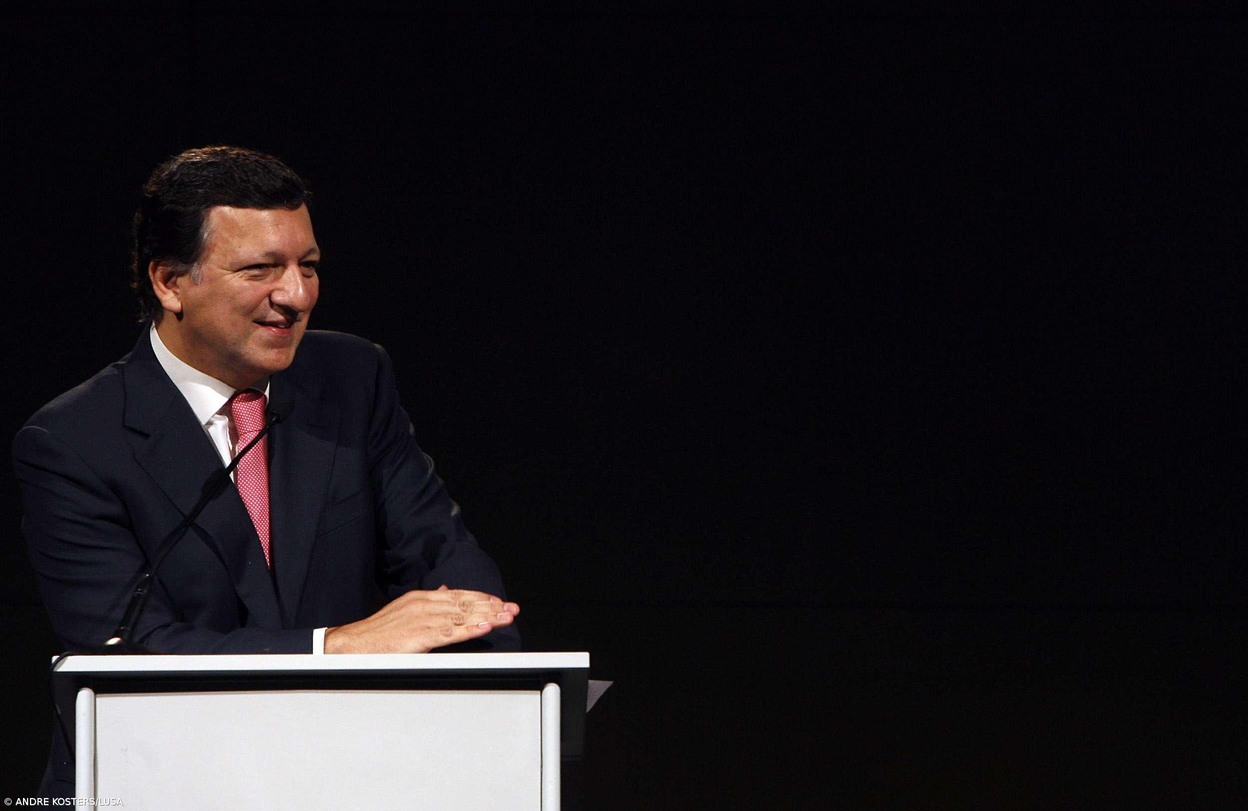 Constâncio foi eleito para cargo que "honra Portugal" - Durão Barroso – Imagem 1