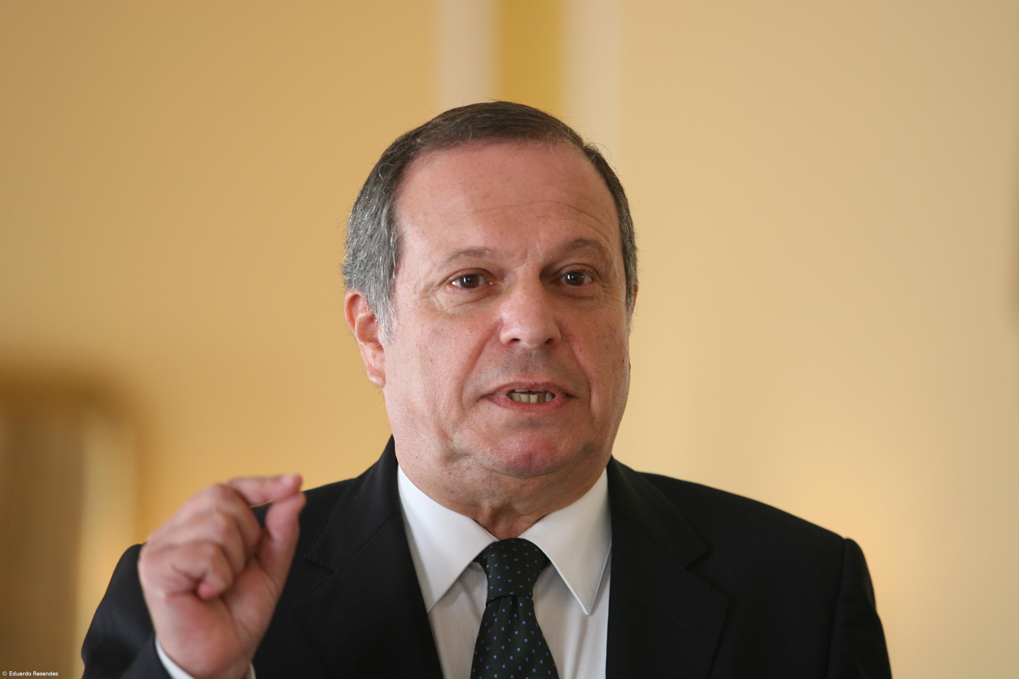 Só a direita anti-democrática recusa a regra da maioria  – Imagem 1