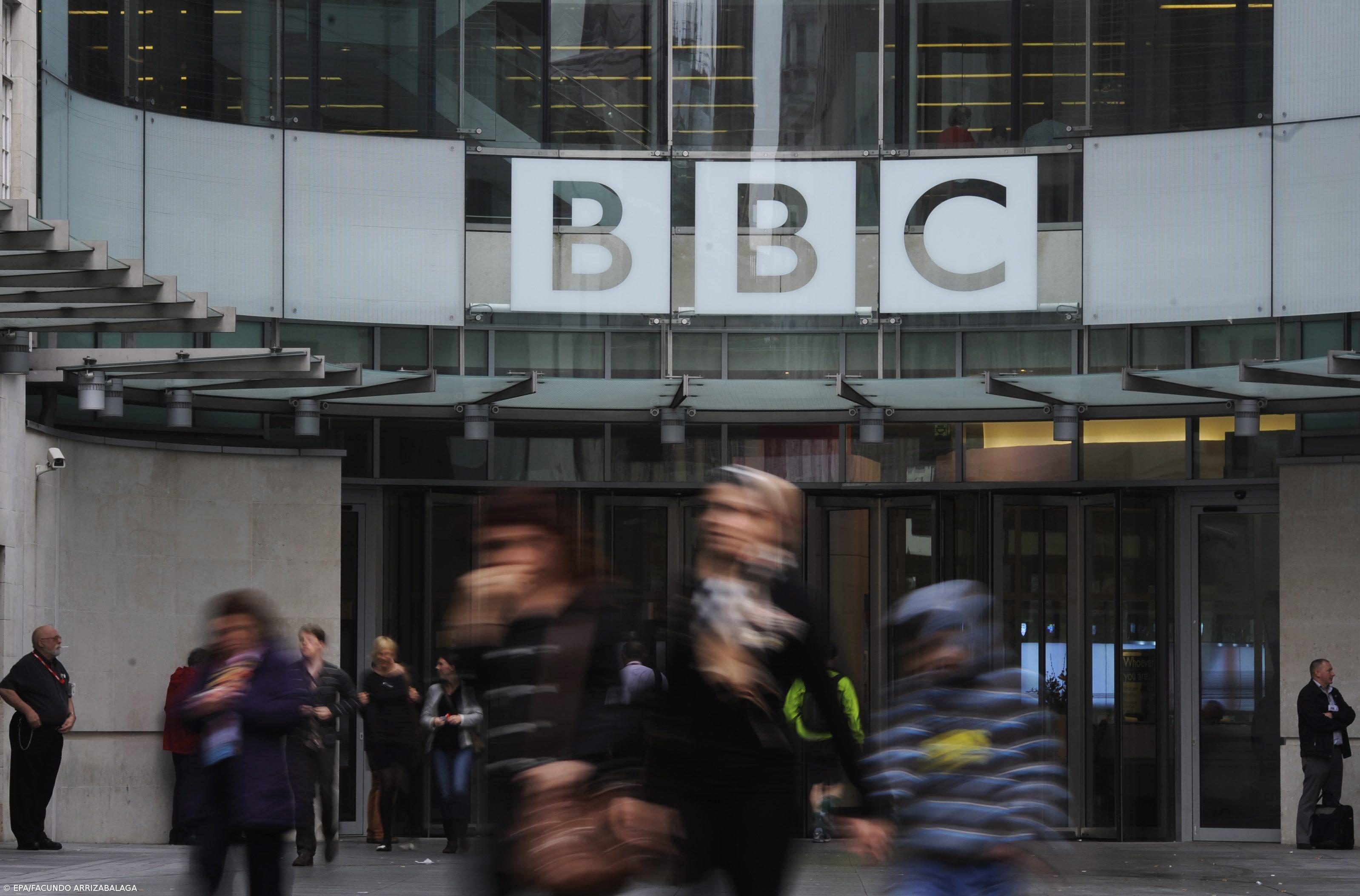 Jornalistas da BBC em greve contra despedimentos – Imagem 1