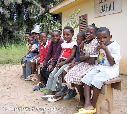 Há "centenas de milhares" de crianças desalojadas em África pelas inundações – Imagem 1