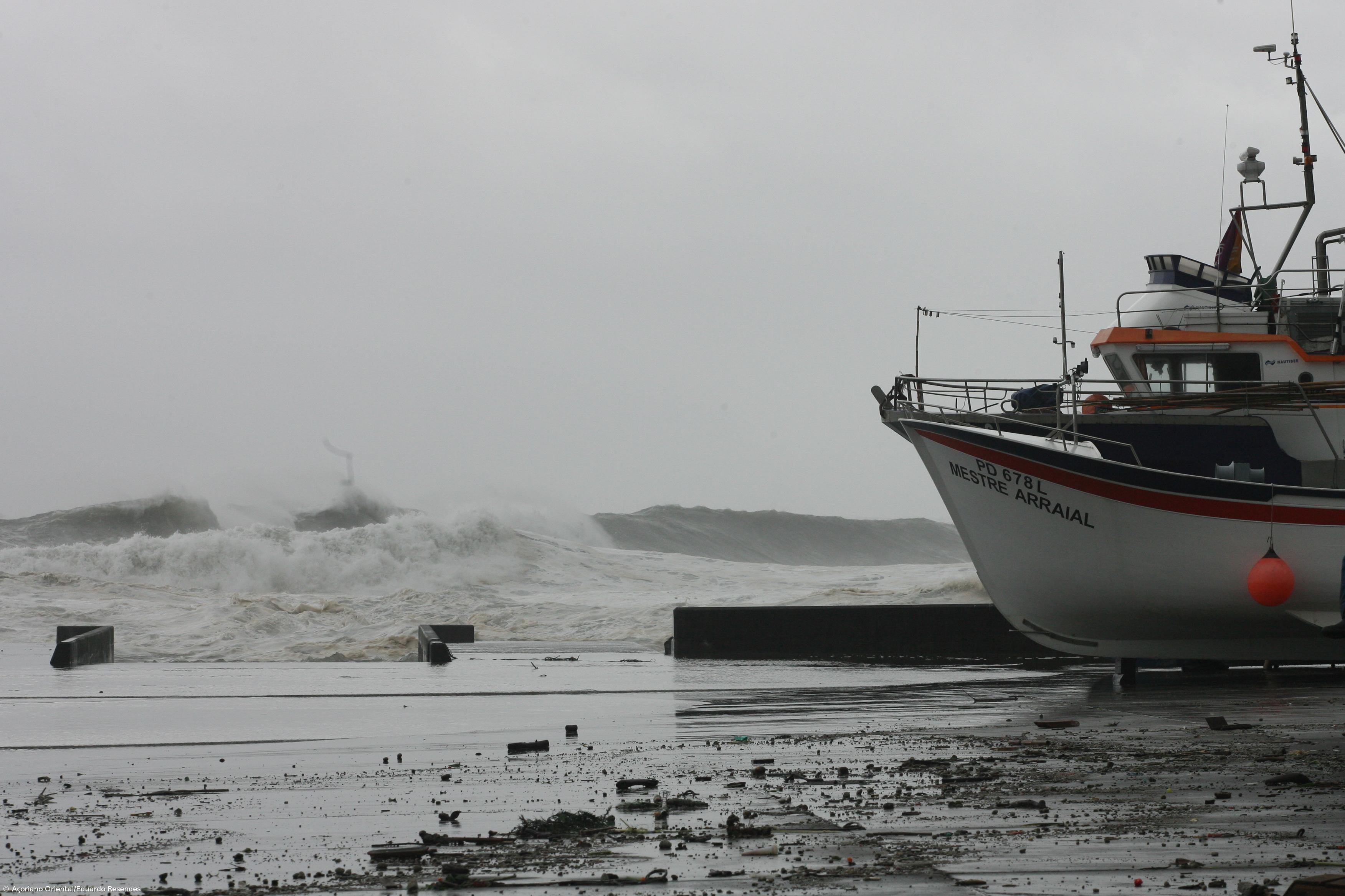 Sete ilhas dos Açores sob aviso laranja devido à agitação marítima – Imagem 1