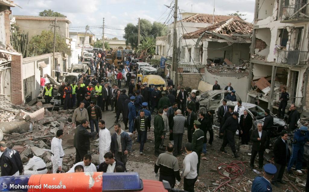 Atentados na Argélia fazem 62 mortos  – Imagem 1