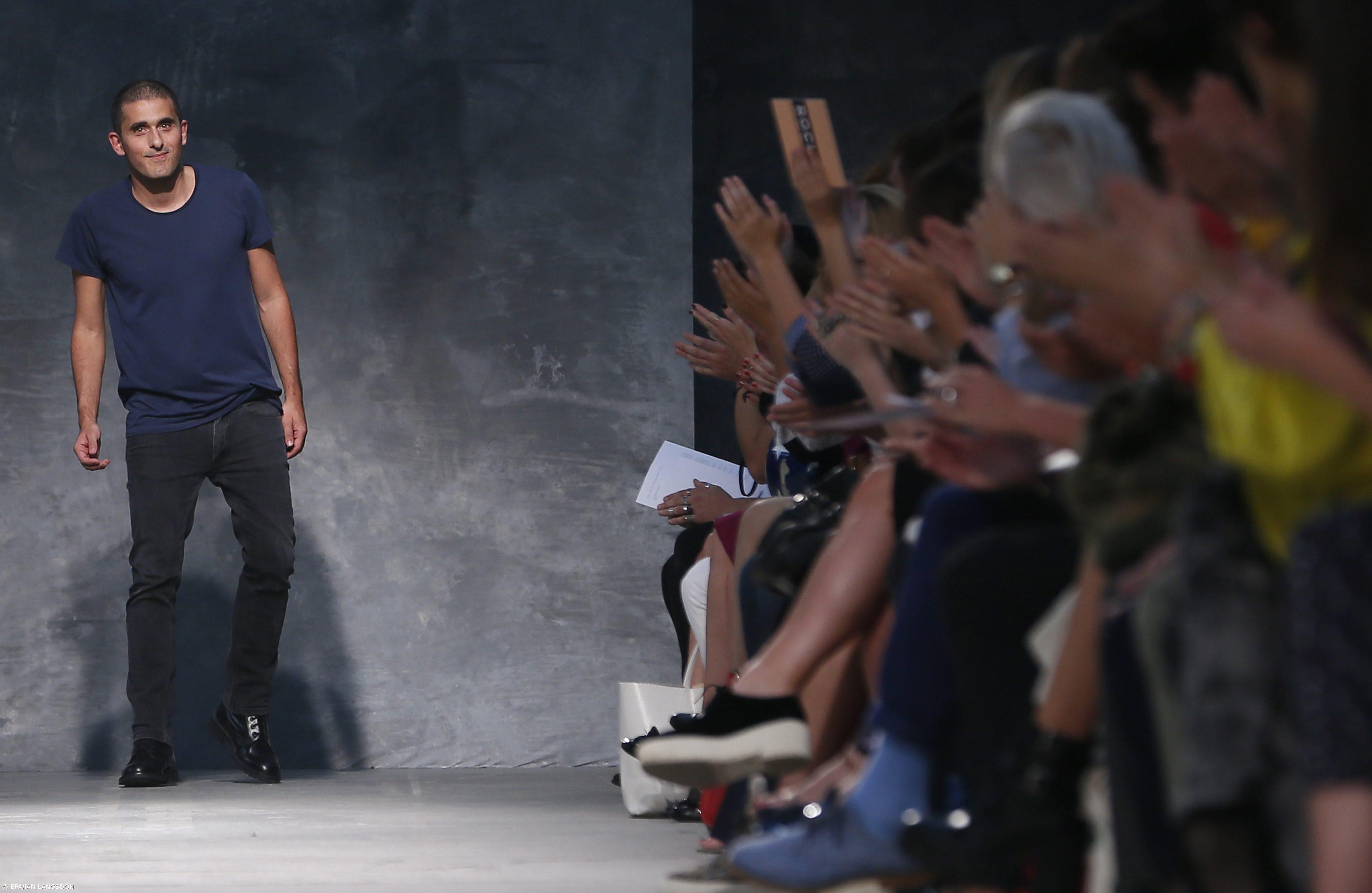 Felipe Oliveira Baptista faz desfilar culturas e continentes em Paris – Imagem 1