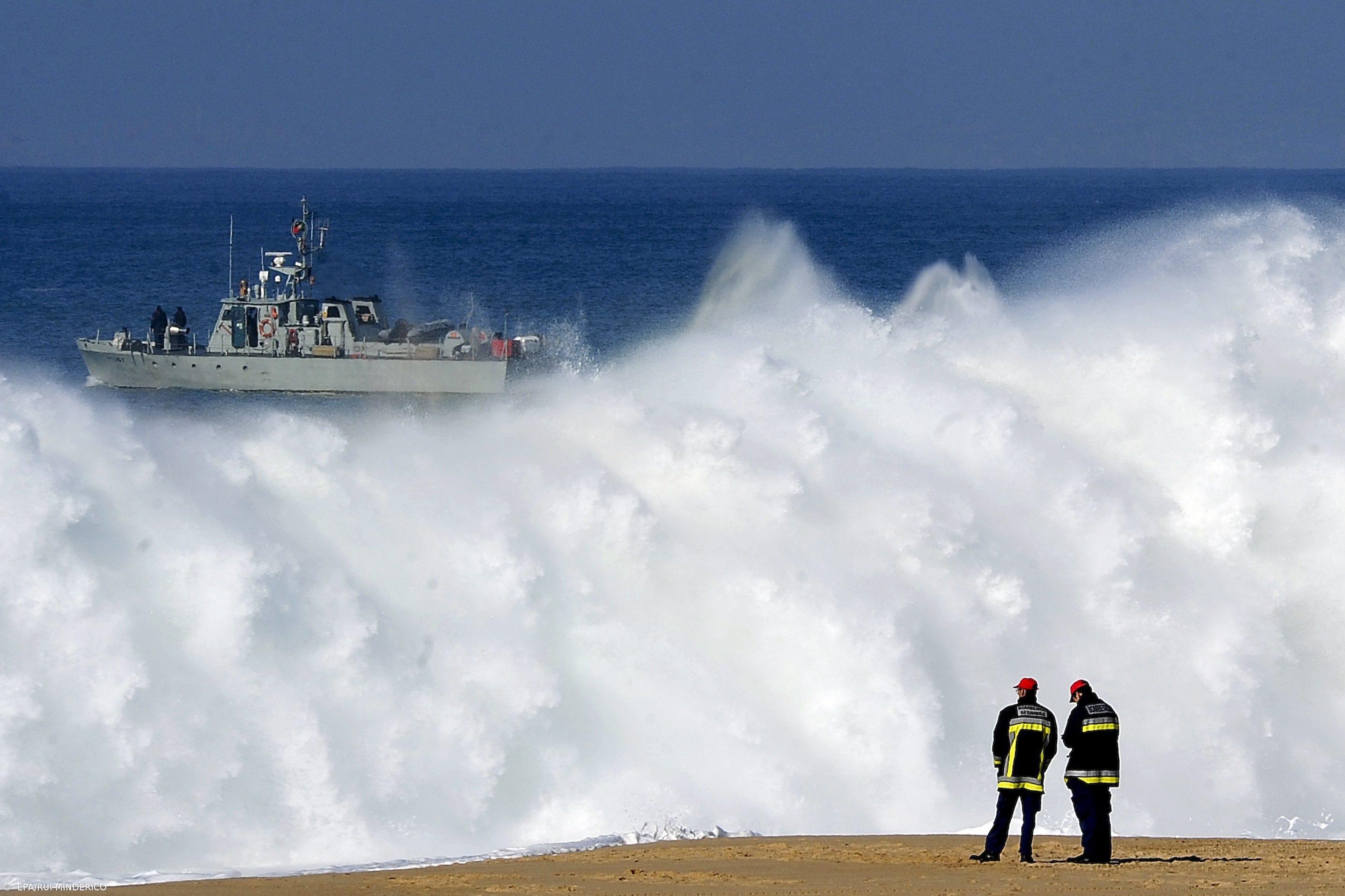 Cinco jovens desaparecidos no Meco, um morto e outro resgatado com vida – Imagem 1