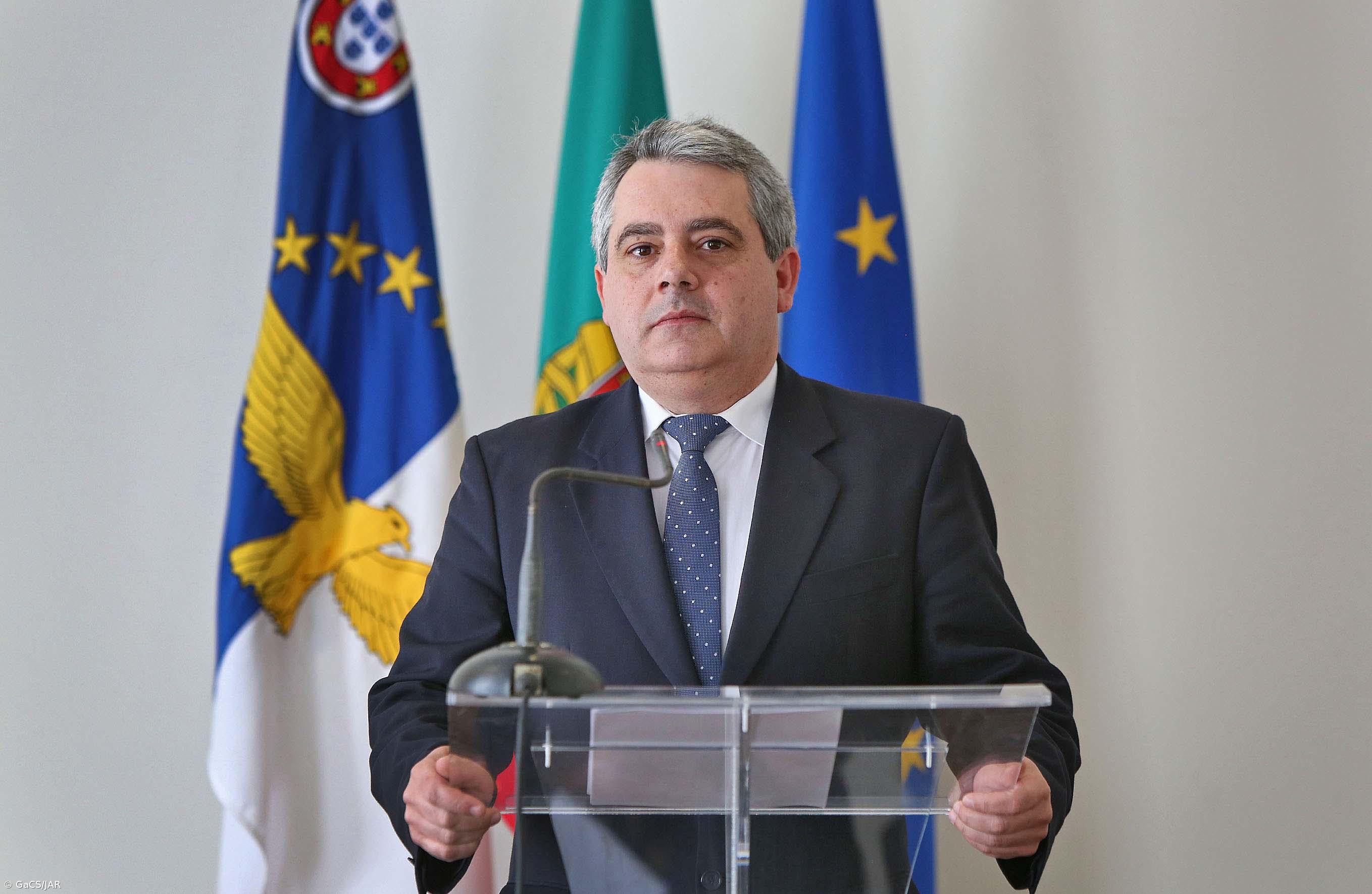 Governo dos Açores disponibiliza 9,1 ME para assegurar estágios de 901 jovens – Imagem 1